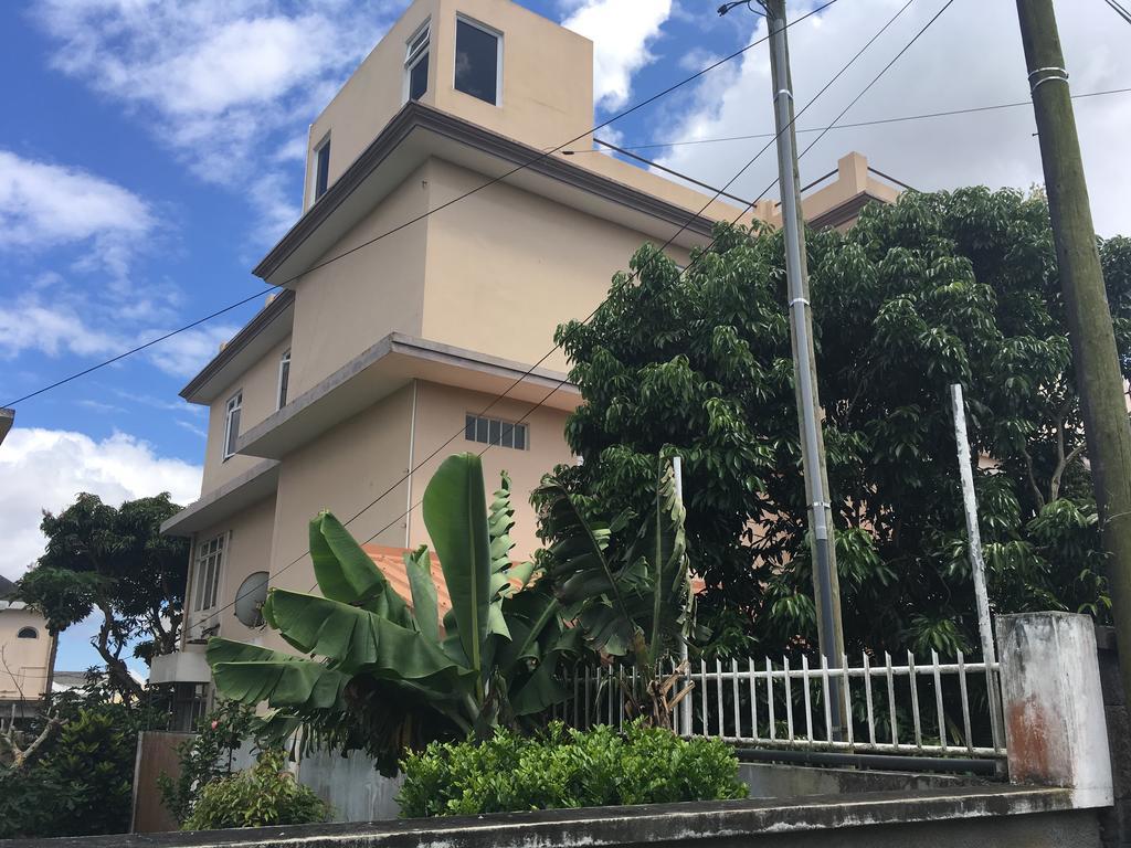 Br Court Apartments Quatre Bornes Exterior foto