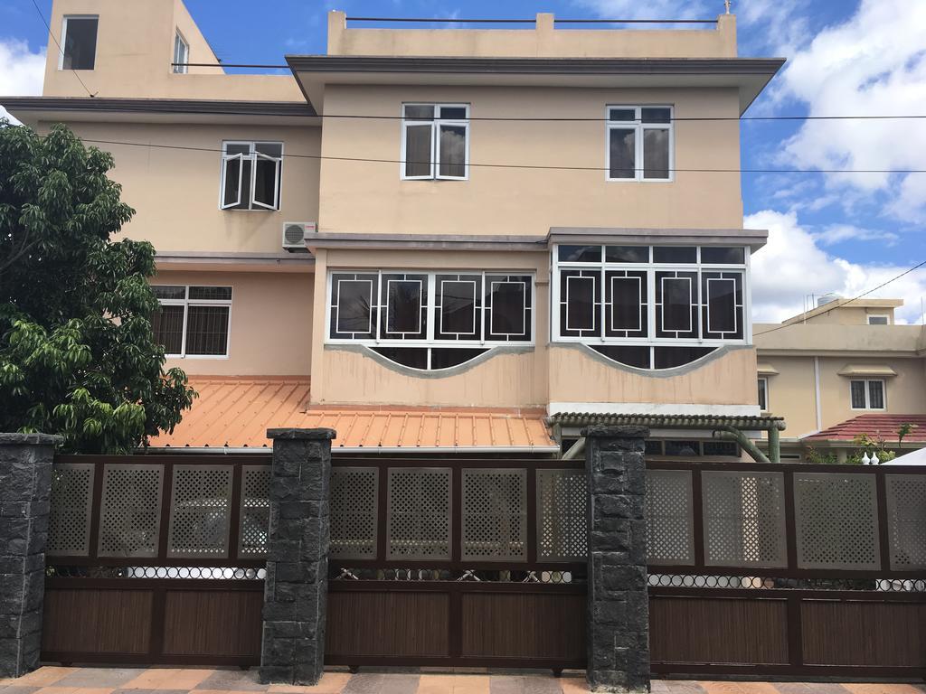 Br Court Apartments Quatre Bornes Exterior foto